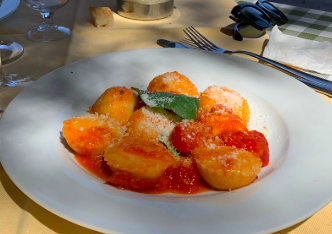 Le Grottelle signature dishes Wood-Fired Rabbit
Ravioli Capresi
Pezzogna Fish